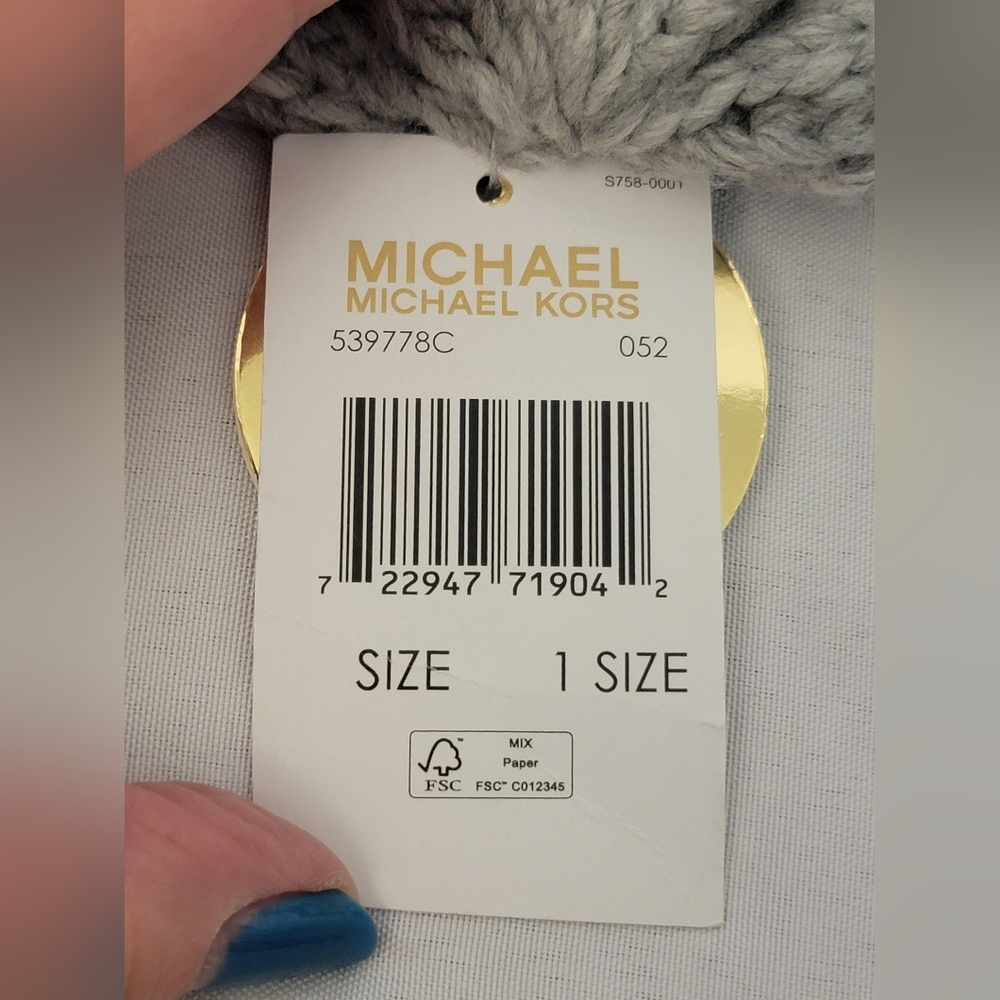 NWT Michael Kors Cable Knit Beanie OS - Picture 4 of 6